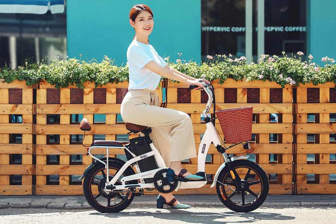 Xiaomi выпустила новый электрический велосипед за 19 000 рублей